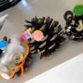 松ぼっくりオーナメントの作り方！オリジナルクリスマスツリーを飾ろう！